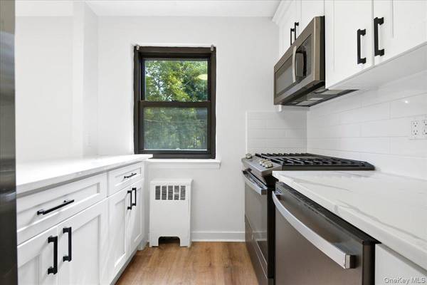 13 Terrace Circle #2B, Great Neck, NY 11021