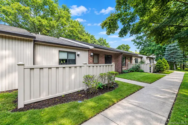 710 Hilltop CT, Coram, NY 11727