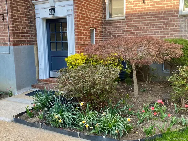 22 Mulford PL #5C, Hempstead, NY 11550
