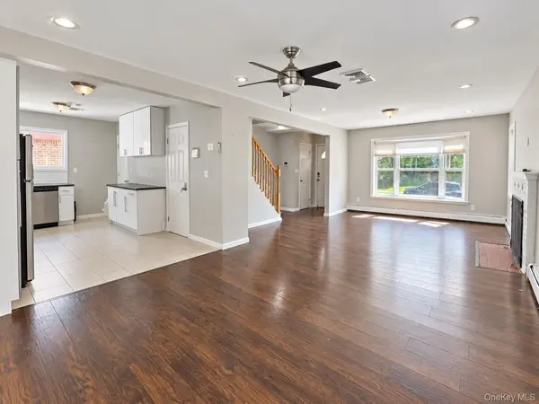 21757 77th AVE, Oakland Gardens, NY 11364