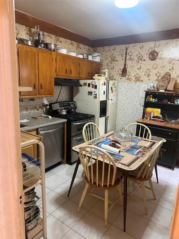 818 E 227th ST, Bronx, NY 10466