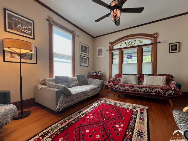 808 Mississippi ST, Lawrence, KS 66044