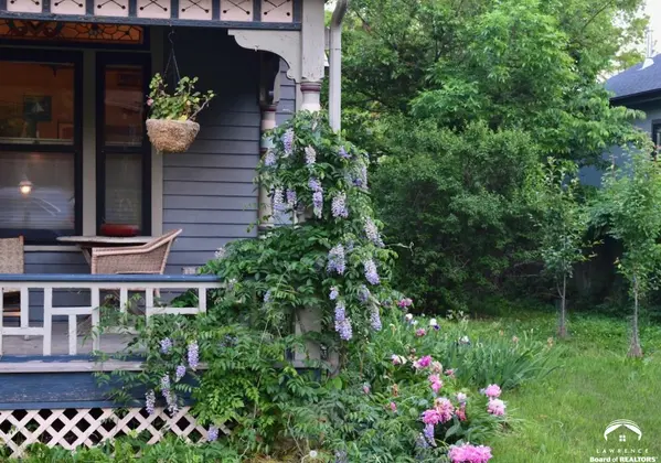 808 Mississippi ST, Lawrence, KS 66044