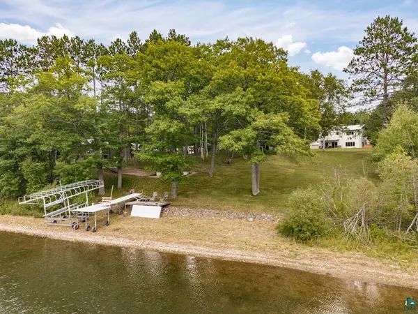 2000 Lakeview Dr, Carlton, MN 55718