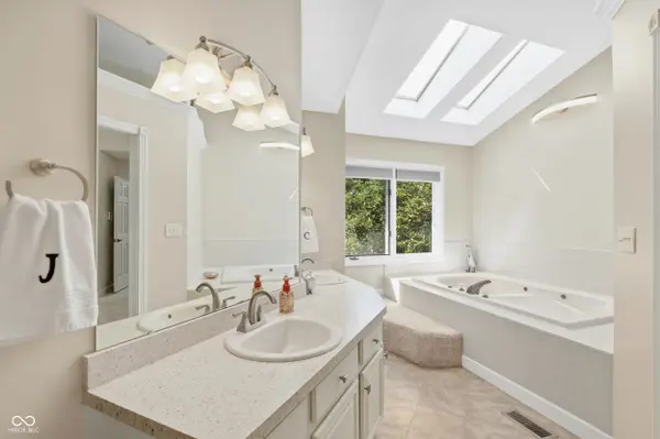 8510 Bluefin CIR, Indianapolis, IN 46236