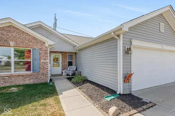 5785 White Pine RD, Whitestown, IN 46075