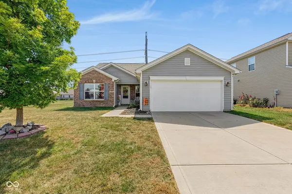 5785 White Pine RD, Whitestown, IN 46075