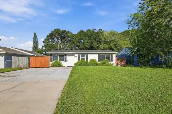 1684 CORAL WAY, Largo, FL 33771
