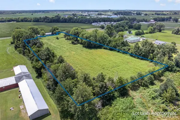 1103 E Bowman DR, Greenville, IL 62246