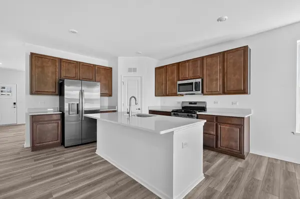 565 Arye DR, Elgin, IL 60124