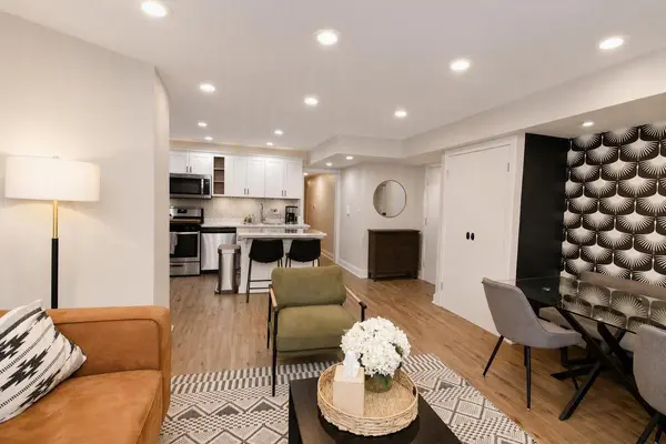 4733 N Kenmore AVE #4, Chicago, IL 60640