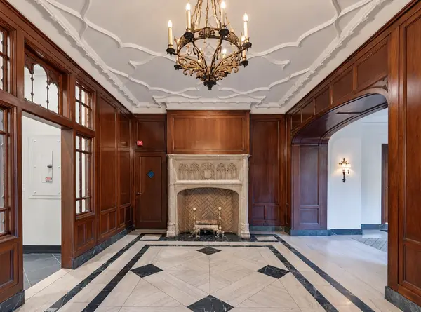 2440 N Lakeview AVE #12C, Chicago, IL 60614