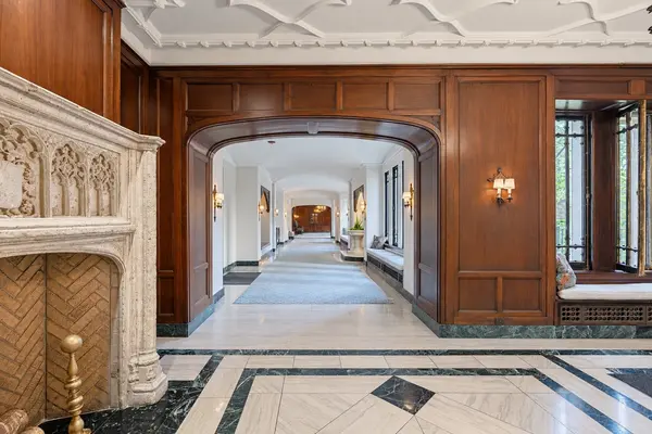 2440 N Lakeview AVE #12C, Chicago, IL 60614