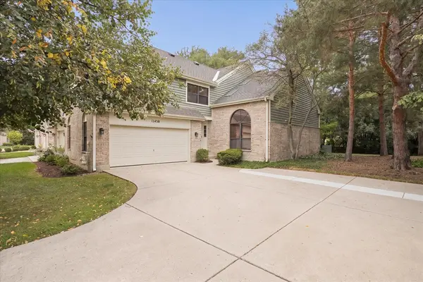 11458 Ashley Woods DR, Westchester, IL 60154