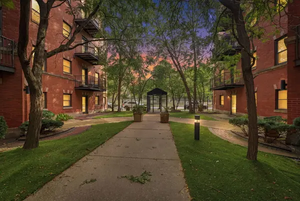 5944 S King DR #1E, Chicago, IL 60637