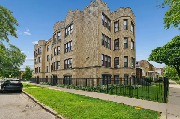 911 E 85th ST #3E, Chicago, IL 60619