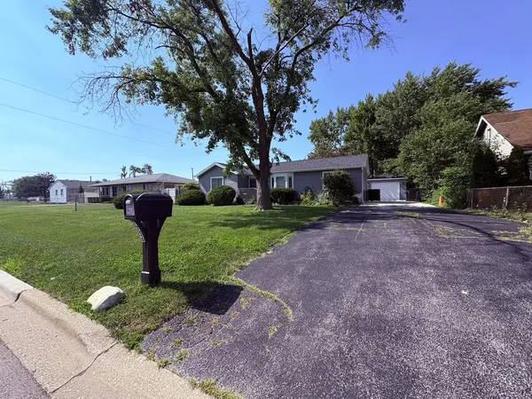 7756 W 81st PL, Bridgeview, IL 60455