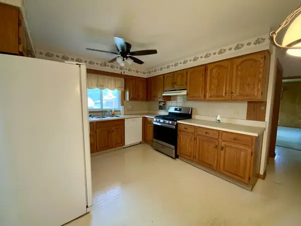 2271 Fitchome ST, Aurora, IL 60506