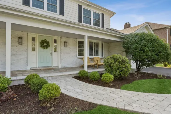 7553 Ridgewood LN, Burr Ridge, IL 60527