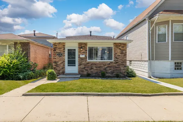 9154 S Luella AVE, Chicago, IL 60617