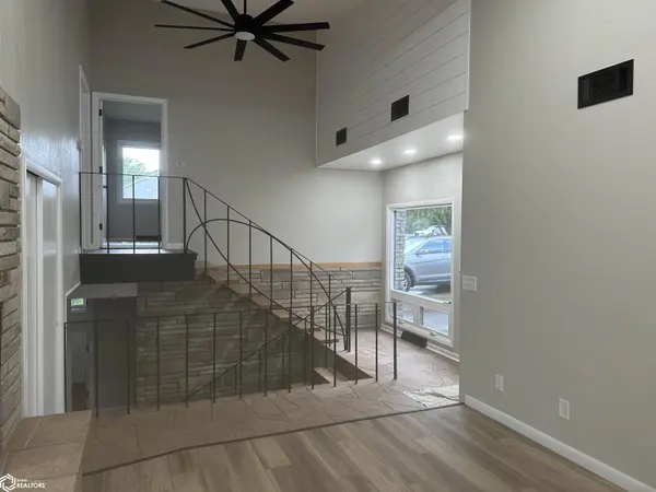1612 W Lincoln WAY, Marshalltown, IA 50158