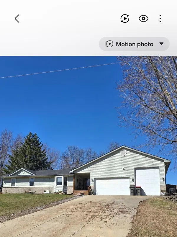 61 212th LN NW, Cedar, MN 55011
