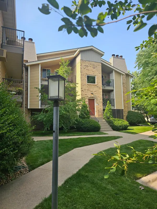2240 Ridge DR #33, Saint Louis Park, MN 55416