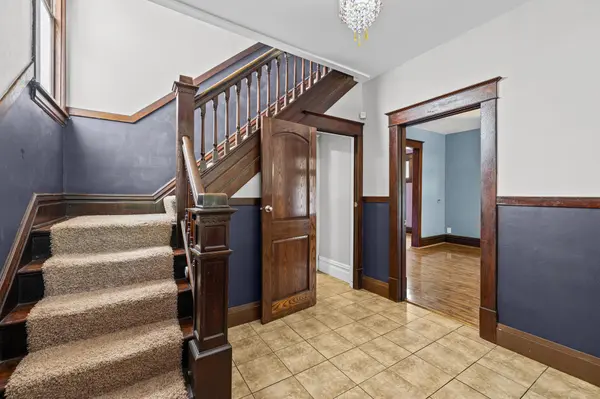 909 Sherburne AVE, Saint Paul, MN 55104