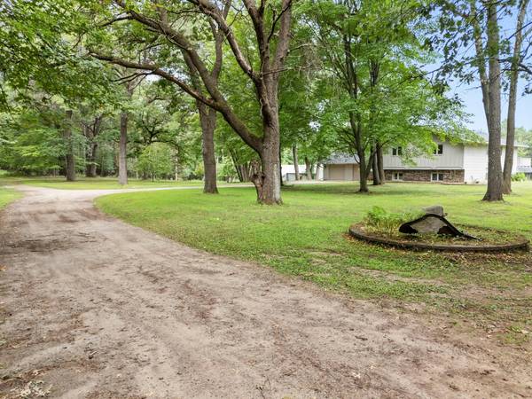 569 327th AVE NE, Cambridge, MN 55008