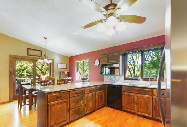 22710 Pinto LN, Lakeville, MN 55044