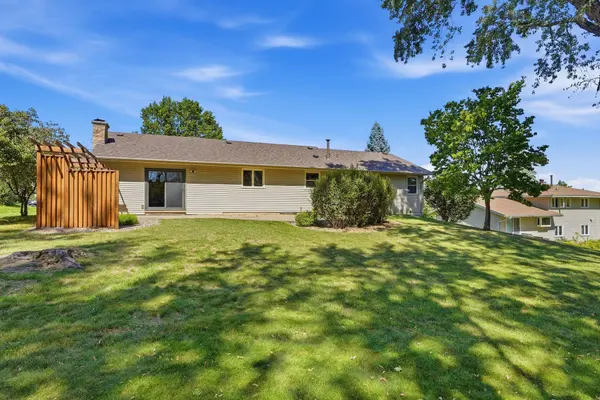 7158 Upper 139th ST W, Apple Valley, MN 55124