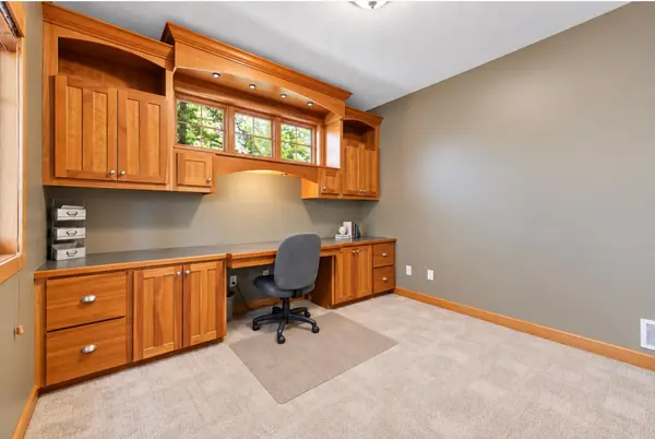 11068 Sprucewood LN N, Champlin, MN 55316
