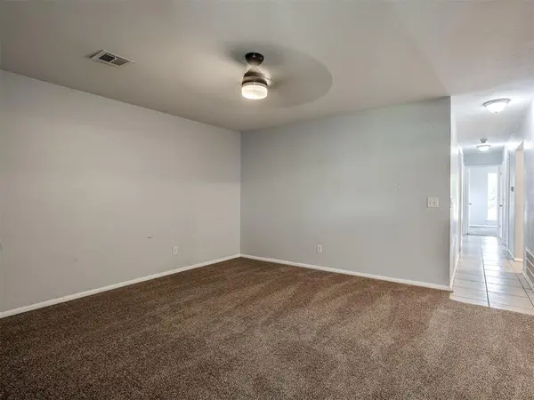 8900 S Hillcrest DR, Oklahoma City, OK 73159
