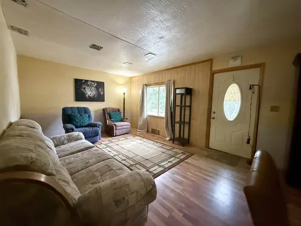 607 CUSHMAN ST, Marinette, WI 54143