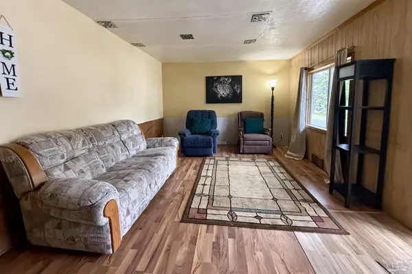 607 CUSHMAN ST, Marinette, WI 54143
