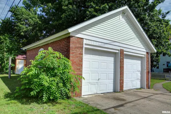 340 S RANDOLPH ST, Macomb, IL 61455