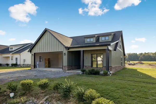 105 Legacy Way, Smithville, TN 37166