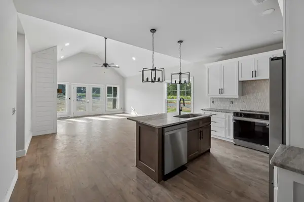 105 Legacy Way, Smithville, TN 37166