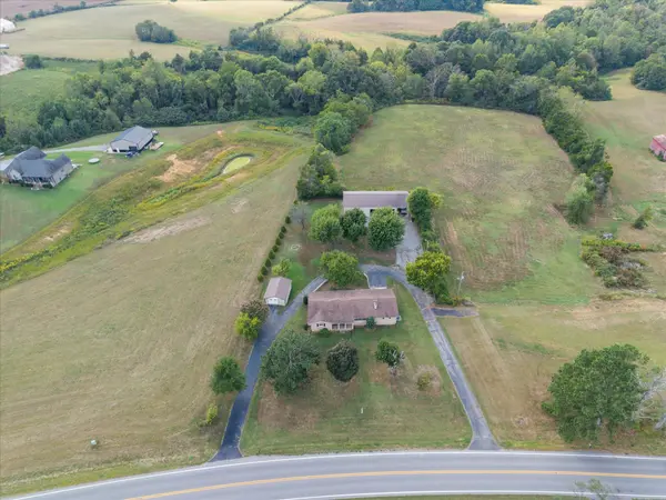 7559 Scottsville Rd, Lafayette, TN 37083