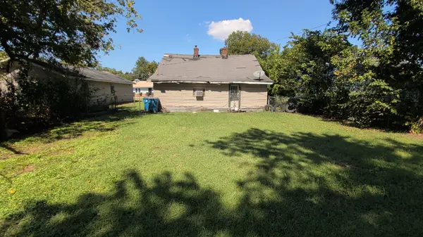 408 E 2nd St, Trenton, TN 38382