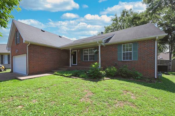 621 Kingsway Dr, Old Hickory, TN 37138