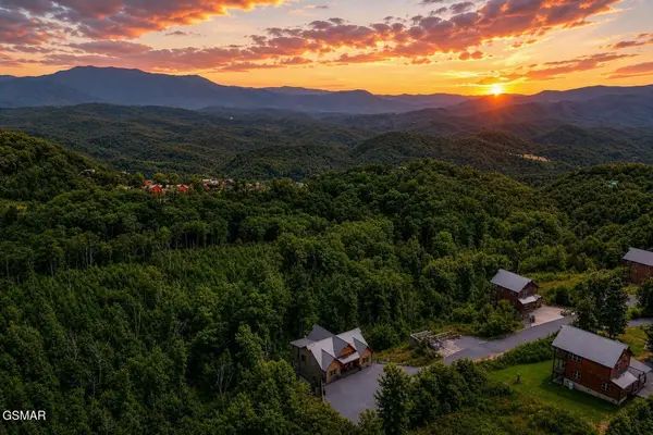 1529 Majestic Mountain Drive, Sevierville, TN 37876