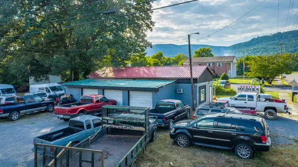51 Cates St, Dunlap, TN 37327