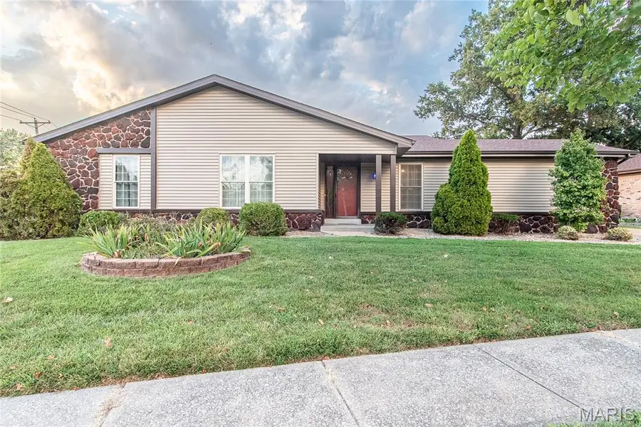 5185 Bryncastle PL, Unincorporated, MO 63128