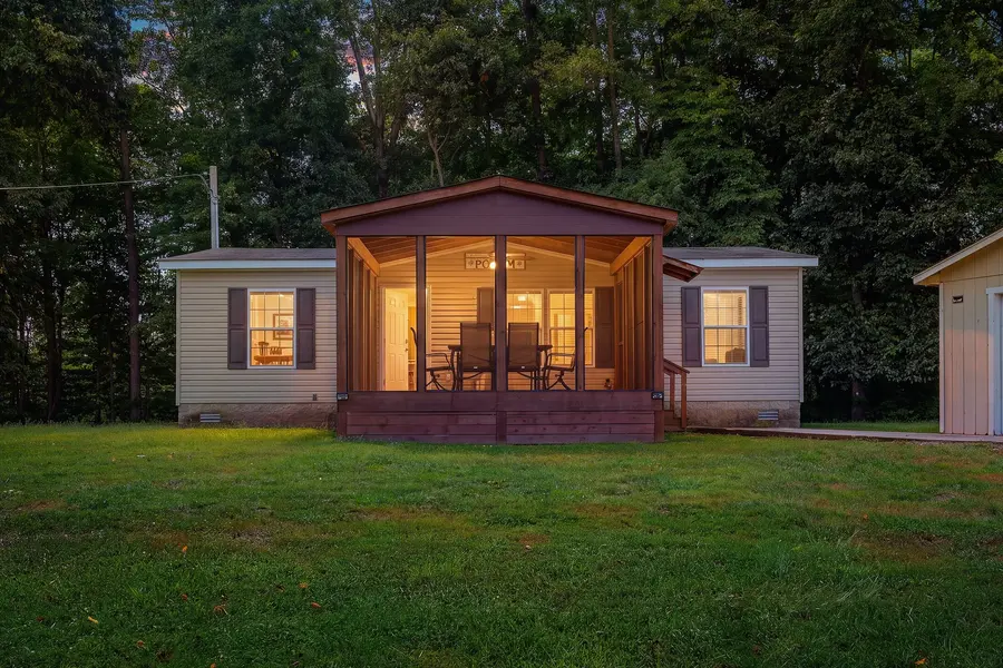 552 Beaver Ln, Gainesboro, TN 38562