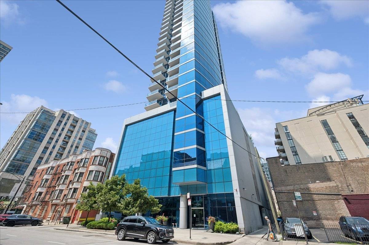 110 W Superior ST #1003, Chicago, IL 60654