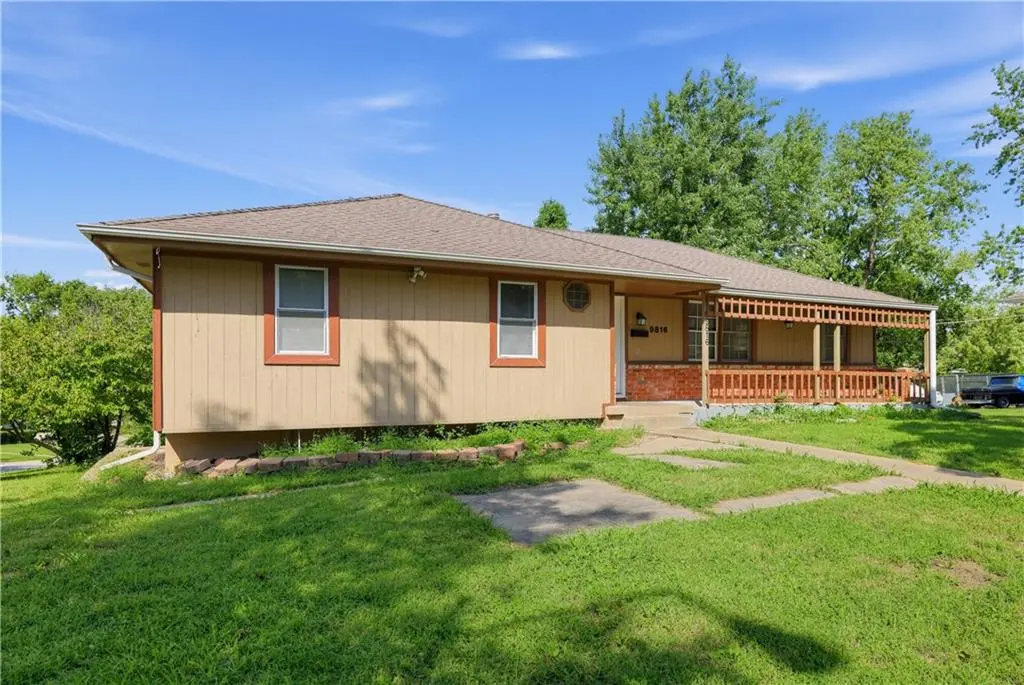 9816 Bellaire ST, Kansas City, MO 64134