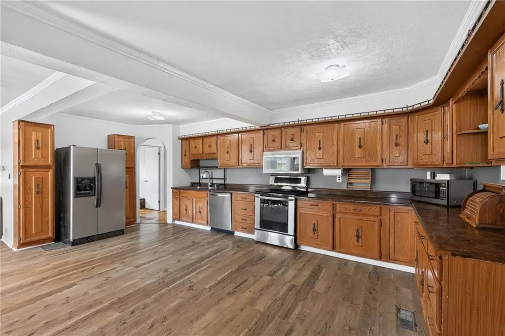 1008 N 14th ST, Leavenworth, KS 66048