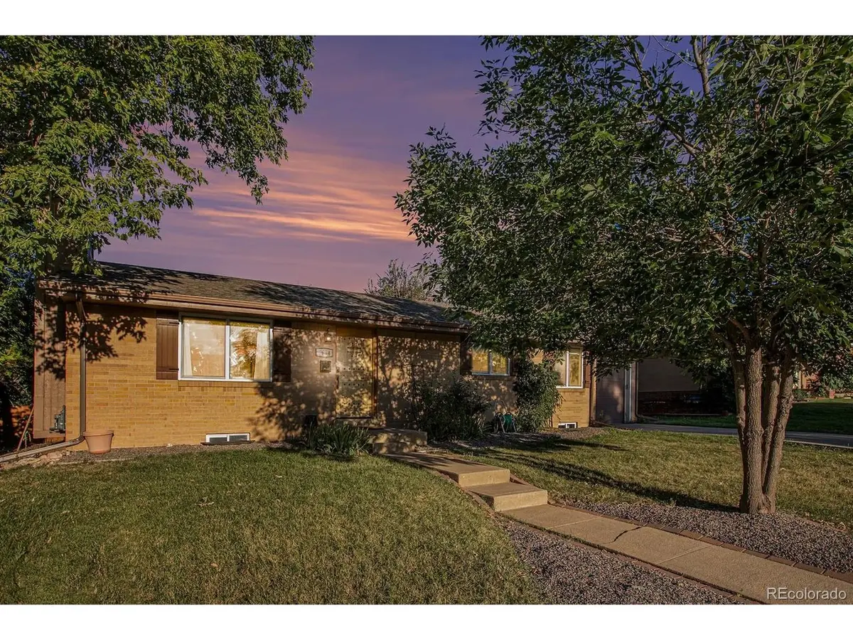 6634 S Penrose, Centennial, CO 80121