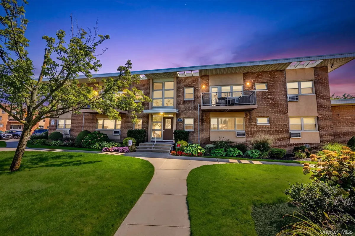 4 Rose ST #Building 2, Unit C1, Oceanside, NY 11572